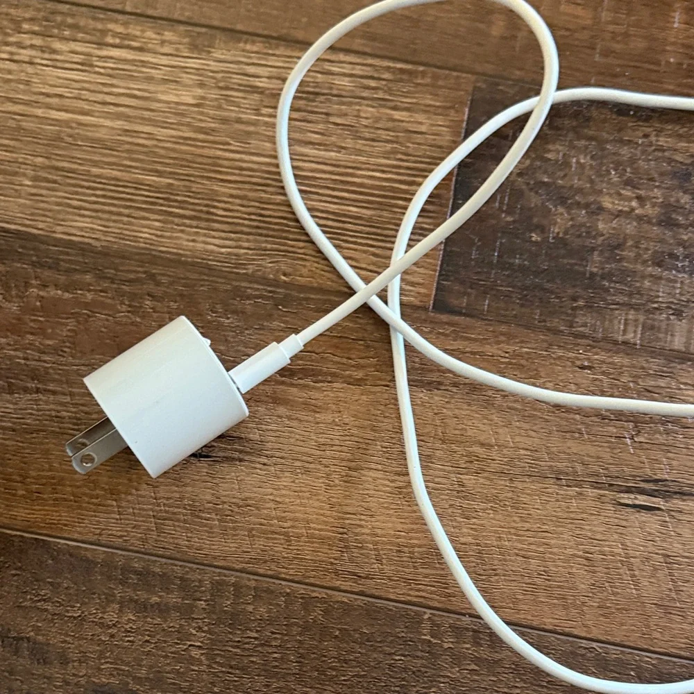 Meta 3 VR Headset with Controllers, charger & hard carrying case. - Picture 4 of 8